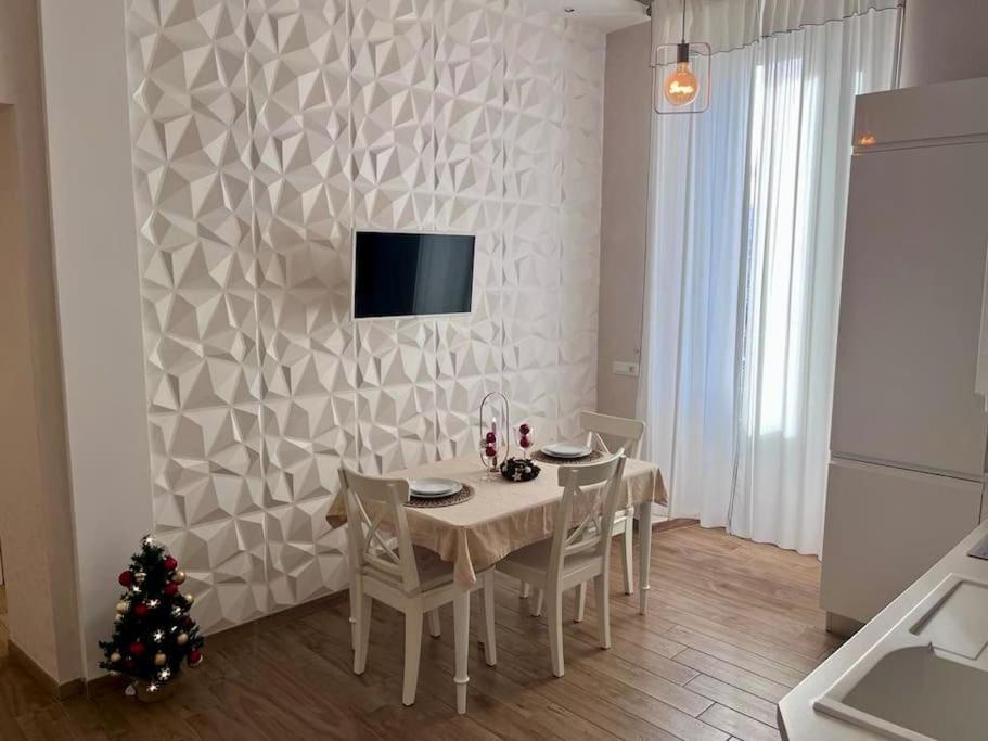 Casa Frugalis - Elegant House Near The City Center